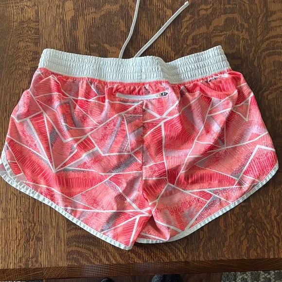 Women's Champion Geometric Print Shorts - Picture 2 of 4